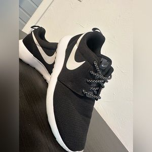Nike Roshe One Running Shoes WMN 7